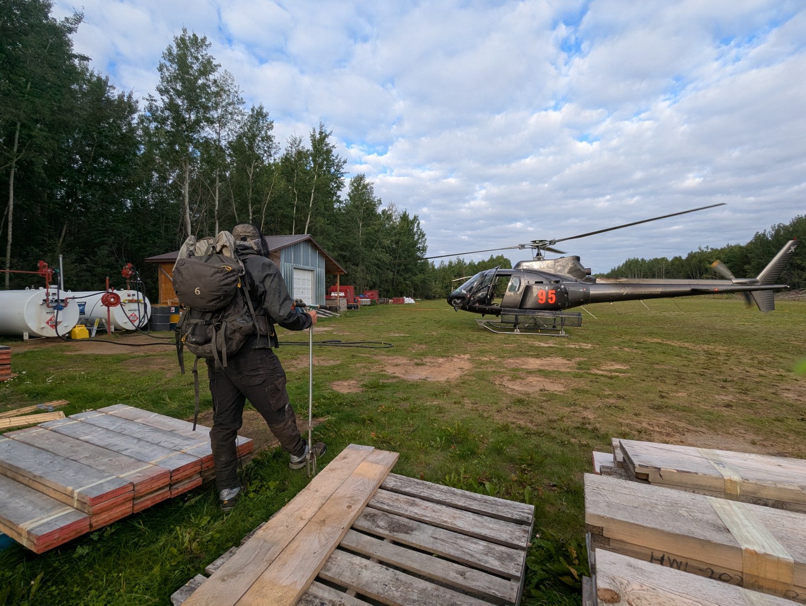 Photo of a 'soiler' preparing to board a helicopter